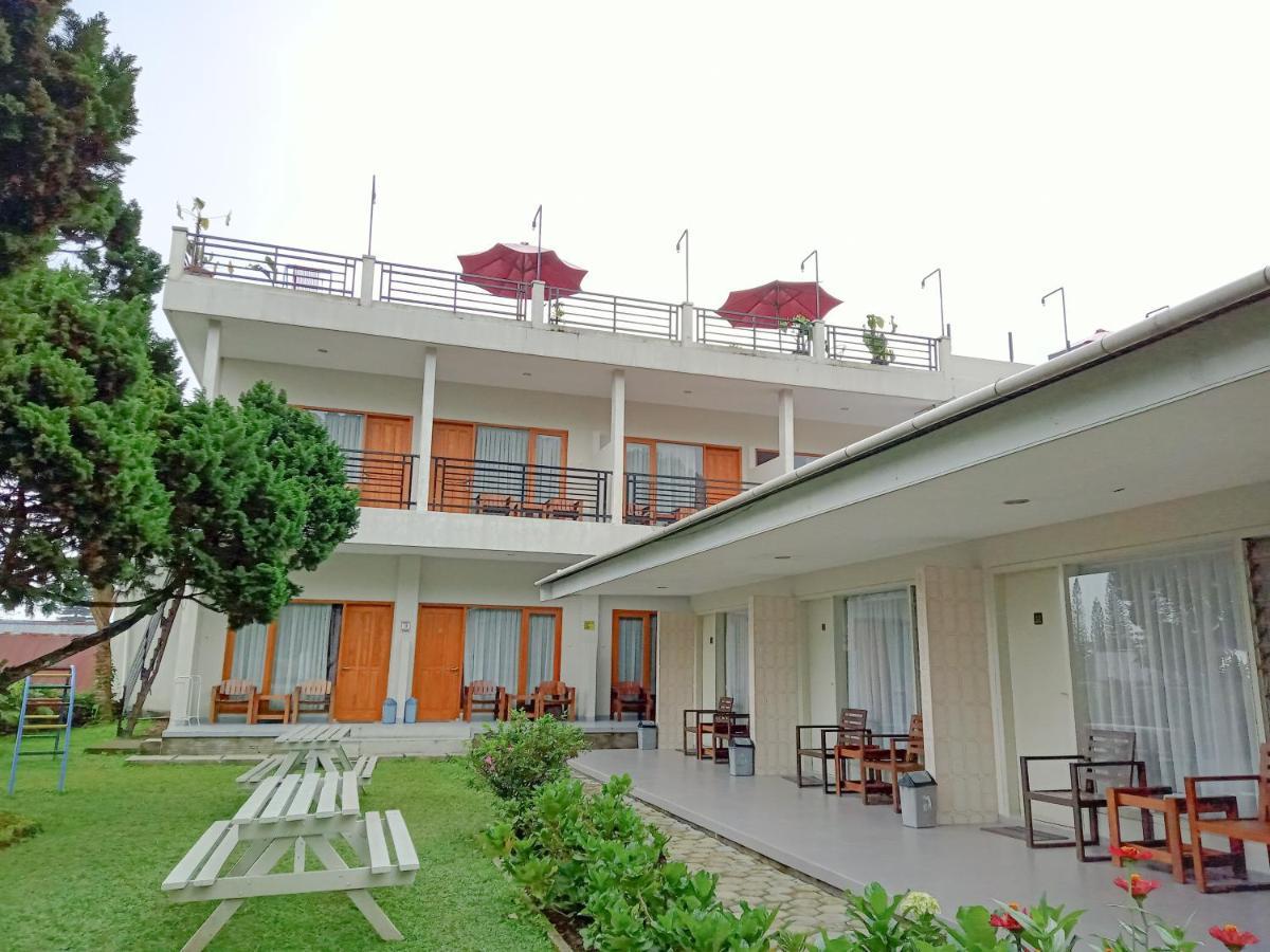 Hotel Pondok Asri Tawangmangu Extérieur photo